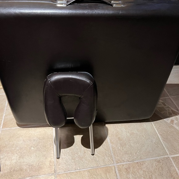 Masage Table - Picture 3 of 3